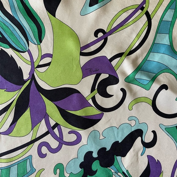 Emilio Pucci Floral Silk Print Scarf. - Picture 16 of 16